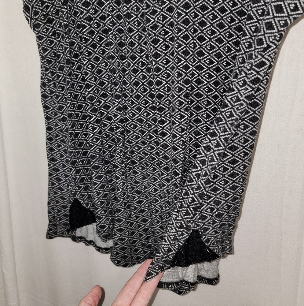 Cato Black and White Relaxed Bateau Cuffed Sleeve Top Size 22/24W - Picture 9 of 10